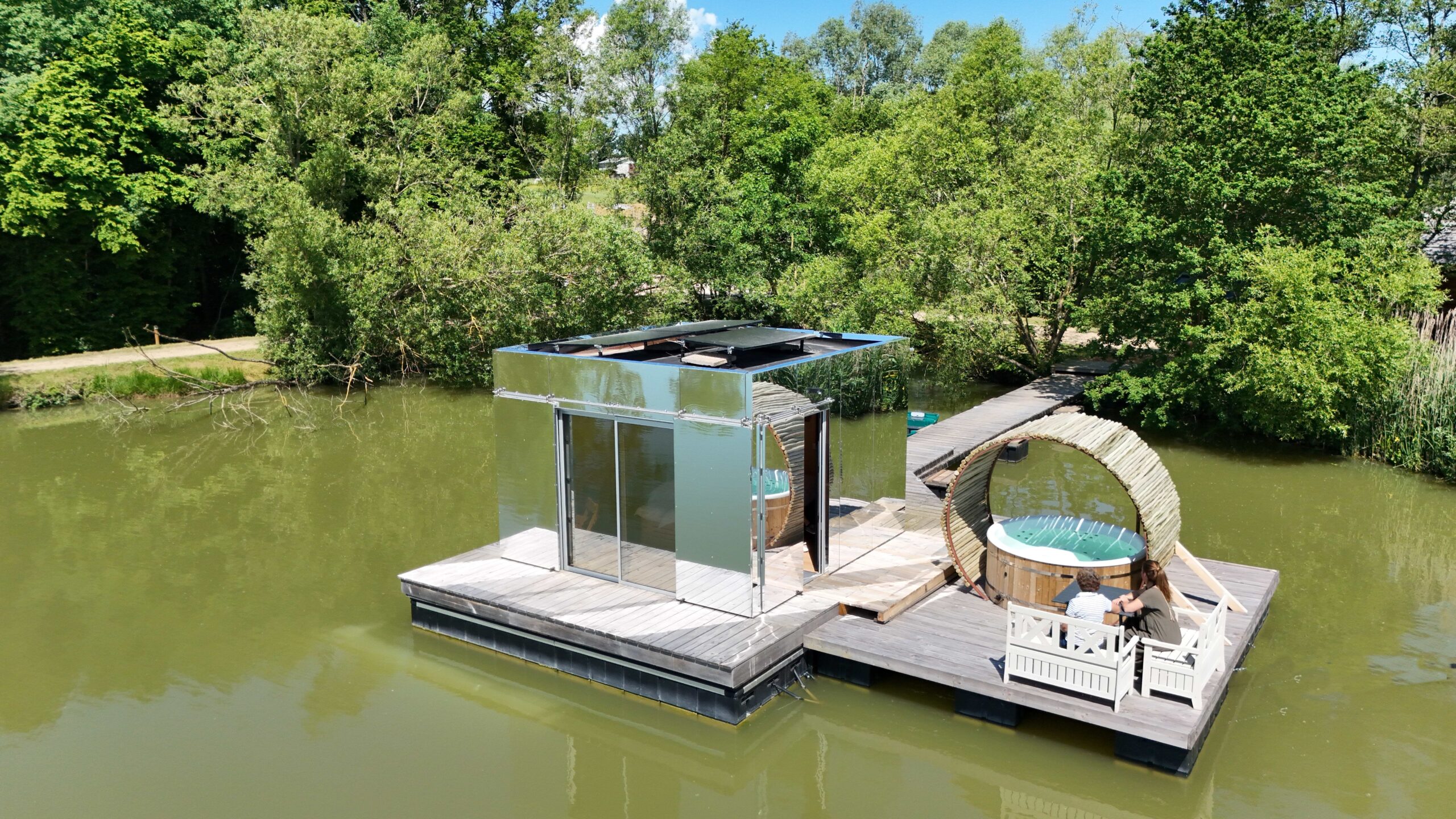cabane spa miroir vue du ciel